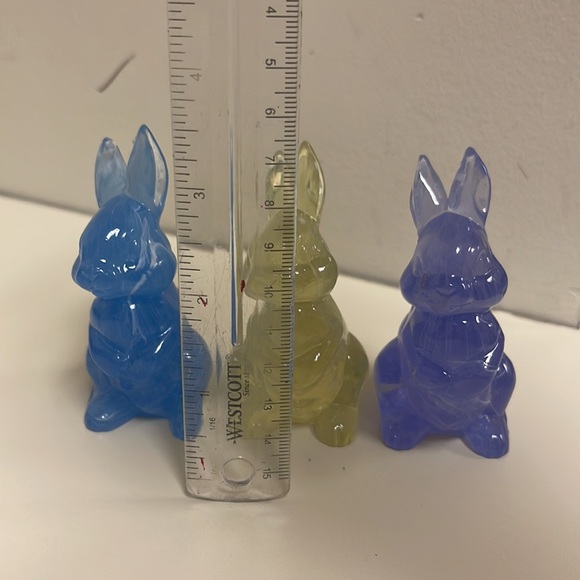 Vintage Set of 3 Acrylic Lucite Bunny Figurines - Picture 7 of 8